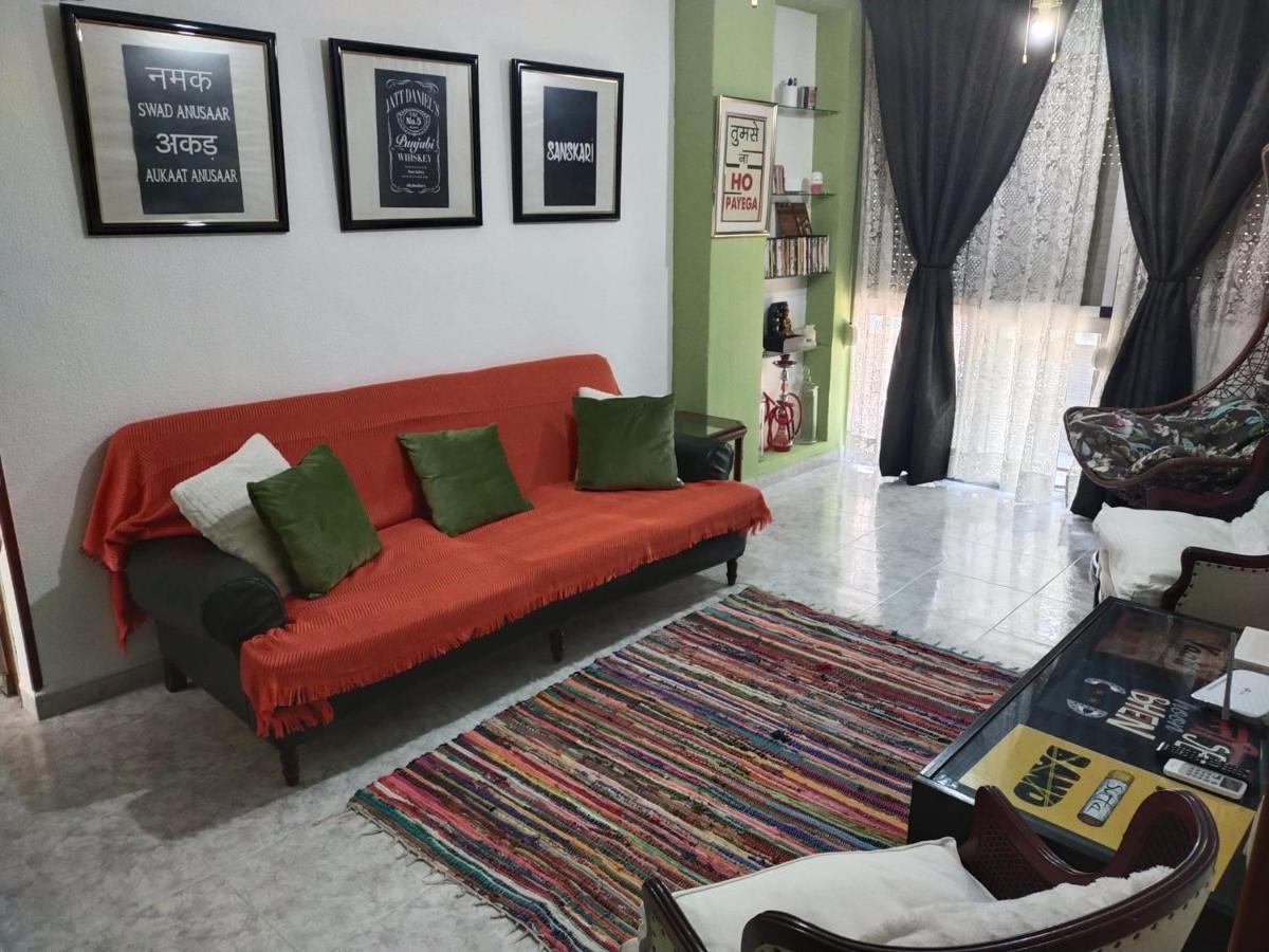 An Indian Bollywood Sevilla Experience - For Families, Couples & Business Trips Ngoại thất bức ảnh